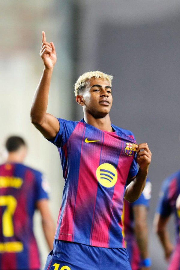 中博证券 西甲巴萨1比1巴列卡诺，平局背后的原因解析，一周双赛恐失分